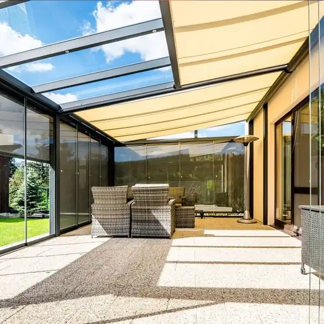 zonwering Maastricht-Airport